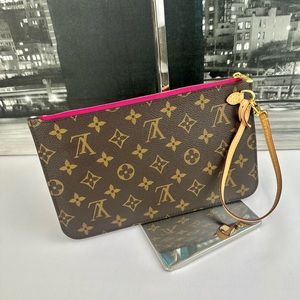❤️SOLD❤️Louis Vuitton Neverfull MM Pouch Pivoigne
